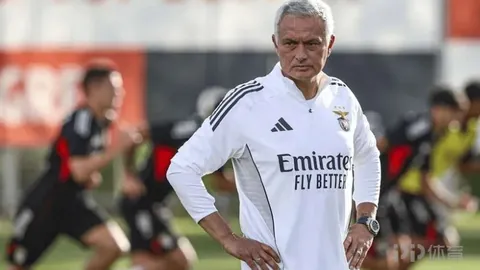 《阿莫林激战正酣！错失三分良机，疯狂对决背后藏着多少遗憾》